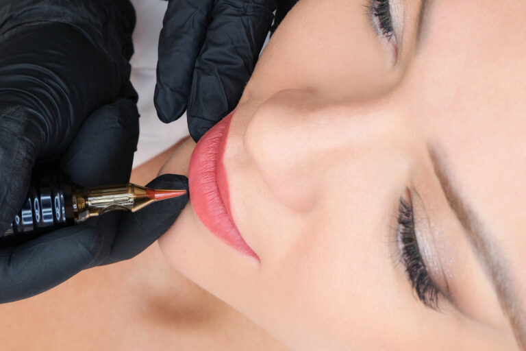 Makijaż permanentny na&nbsp;Białołęce – co&nbsp;warto wiedzieć przed&nbsp;pierwszym zabiegiem?